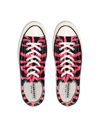 Baskets basses en toile imprimées noires Converse