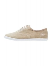 Baskets basses en toile marron clair Tamaris