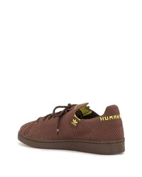 Baskets basses en toile marron Adidas By Pharrell Williams