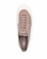 Baskets basses en toile marron Superga