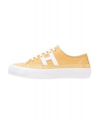 Baskets basses en toile moutarde HUF