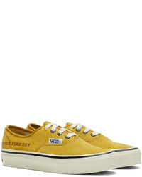 Baskets basses en toile moutarde Vans