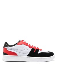 Baskets basses en toile multicolores Nike