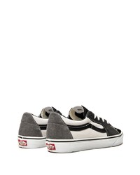 Baskets basses en toile noires et blanches Vans