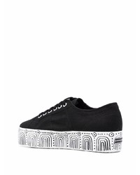 Baskets basses en toile noires Superga