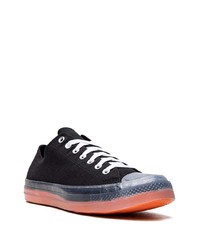 Baskets basses en toile noires Converse