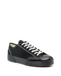 Baskets basses en toile noires Superga