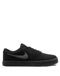 Baskets basses en toile noires Nike