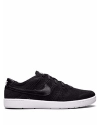 Baskets basses en toile noires Nike