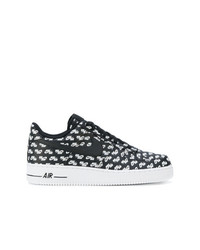 Baskets basses en toile noires Nike