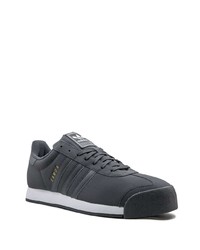 Baskets basses en toile noires adidas