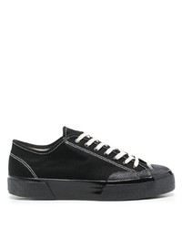 Baskets basses en toile noires Superga