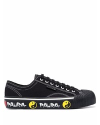 Baskets basses en toile noires Superga