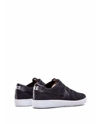 Baskets basses en toile noires Nike