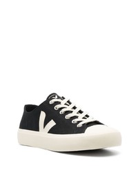 Baskets basses en toile noires Veja