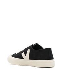 Baskets basses en toile noires Veja