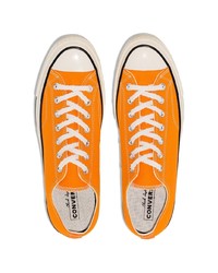 Baskets basses en toile orange Converse