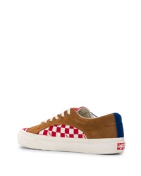 Baskets basses en toile rouge et bleu marine Vans