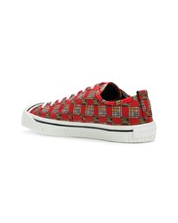 Baskets basses en toile rouges Burberry