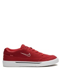 Baskets basses en toile rouges Nike