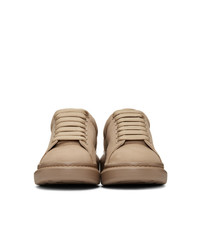 Baskets basses en velours marron clair Alexander McQueen