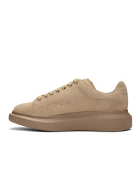 Baskets basses en velours marron clair Alexander McQueen