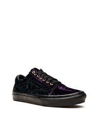 Baskets basses en velours pourpre foncé Vans