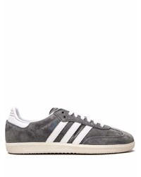 Baskets basses gris foncé adidas