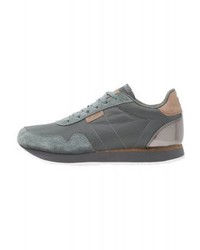 Baskets basses gris foncé Woden