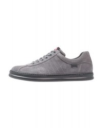 Baskets basses grises Camper