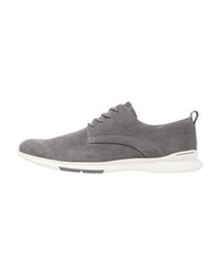 Baskets basses grises Clarks