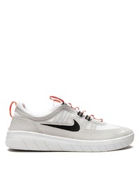 Baskets basses grises Nike