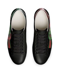 Baskets basses imprimées noires Gucci