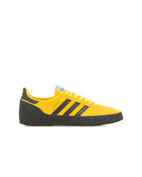 Baskets basses jaunes adidas