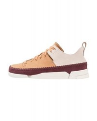 Baskets basses marron clair Clarks