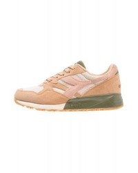 Baskets basses marron clair Diadora