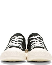 Baskets basses noires et blanches Comme des Garcons