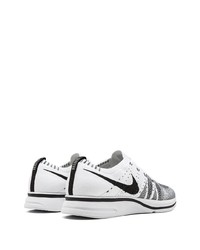 Baskets basses noires et blanches Nike