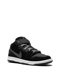 Baskets basses noires Nike