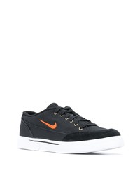 Baskets basses noires Nike