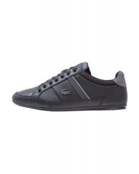 Baskets basses noires Lacoste