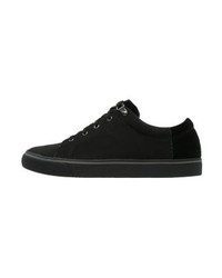 Baskets basses noires UGG
