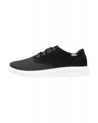 Baskets basses noires Vans