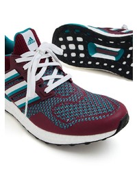 Baskets basses pourpre foncé adidas