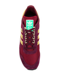 Baskets basses pourpre foncé adidas