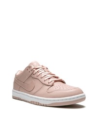 Baskets basses roses Nike