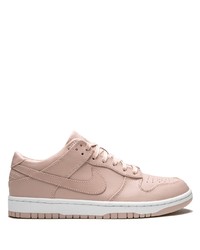 Baskets basses roses Nike