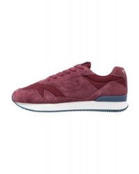 Baskets basses rouges Superdry