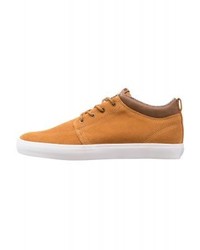 Baskets basses tabac Globe