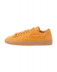 Baskets basses tabac Nike